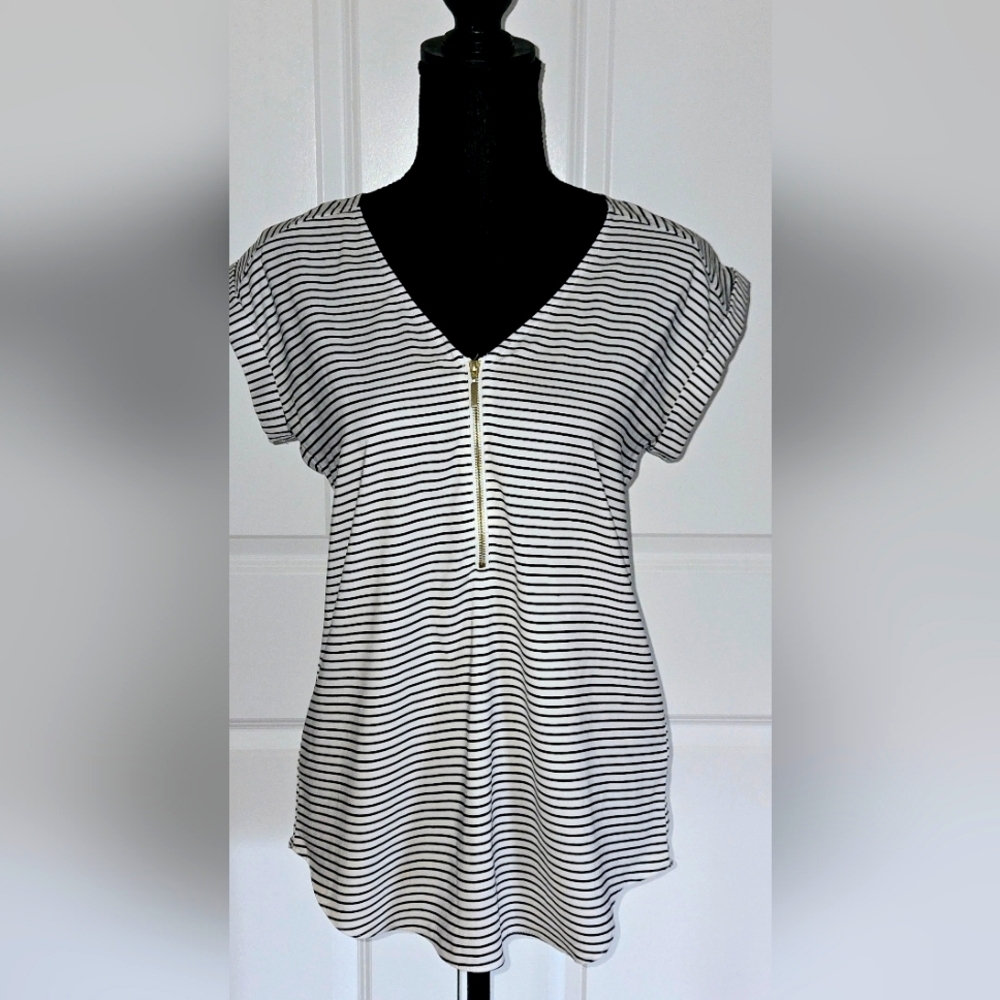 EXPRESS V-Neck Short Sleeve Blouse Silk Feel Black & White Stripes Zipper Sz Sm